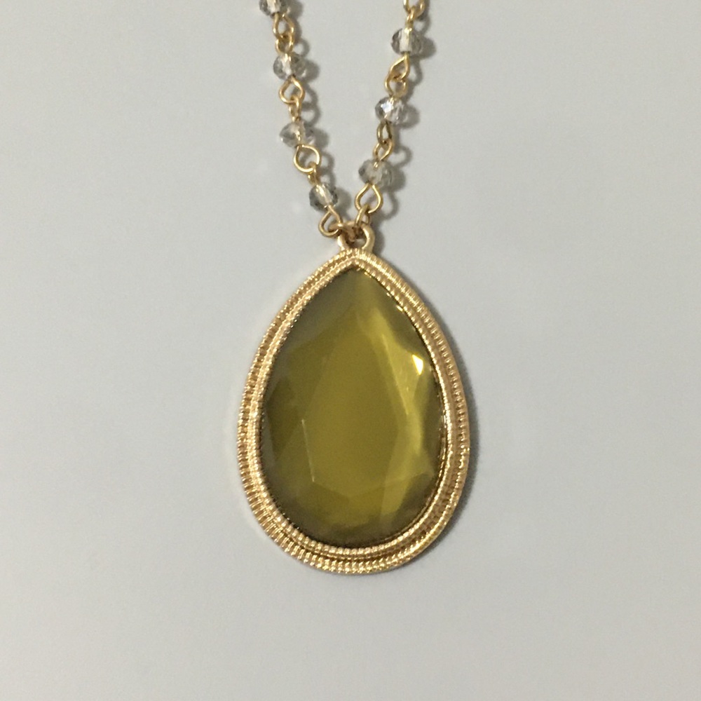 NÉW YORK & COMPANY 🔹Green Almond Necklace